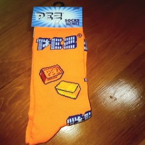 NWT Pez Dispenser Candy Laser Orange Socks Pair Mens Womens Unisex Size 6-12